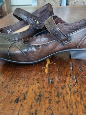 Earth Origins Clover Brown Mary Jane Leather Shoes NWOT
